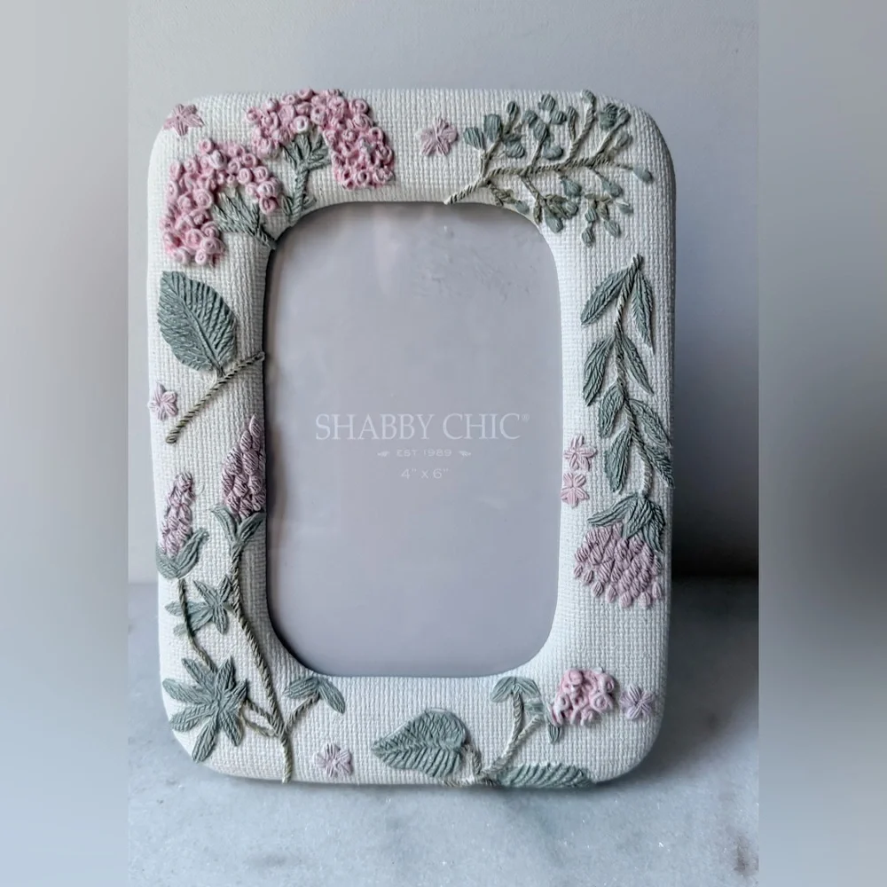 Chic Floral Embroidered ceramic Frame - Cream and Green